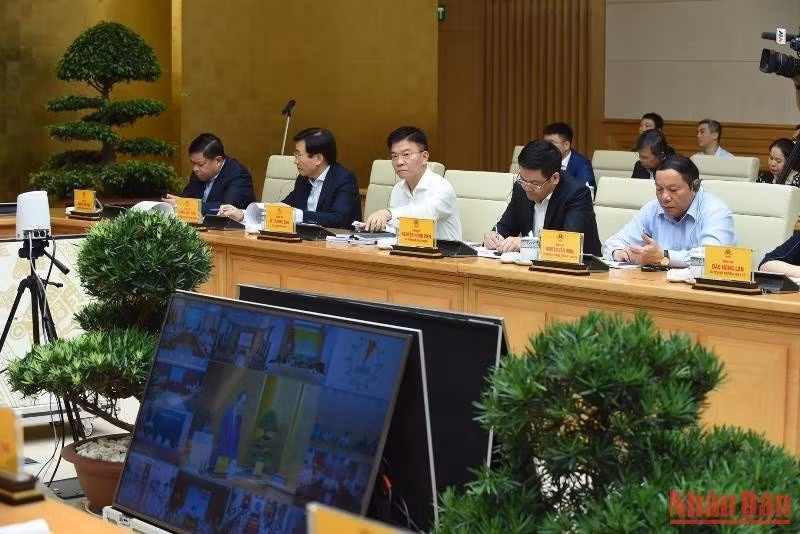 越南政府总理范明正同在越南的韩国企业组织、协会代表举行对话会（组图） ảnh 6