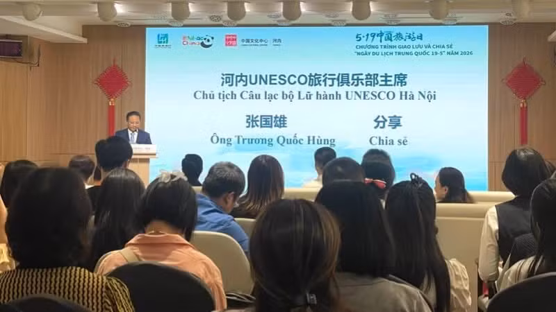 河内UNESCO旅行俱乐部主席张国雄在活动中分享。