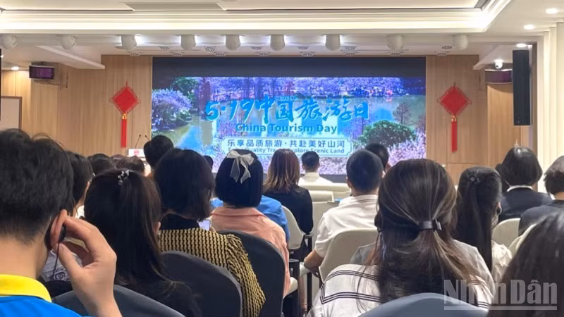旅游业助力增进越中友谊