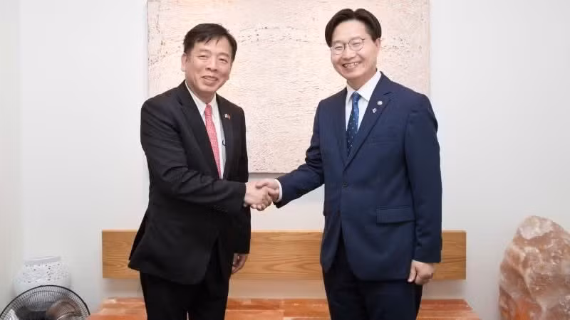 2026年6月2日，武胡大使与韩国科学技术信息通信部第一副部长具赫采会谈，探讨推动越韩科技、创新合作措施。（图片由越南驻韩国大使馆提供）