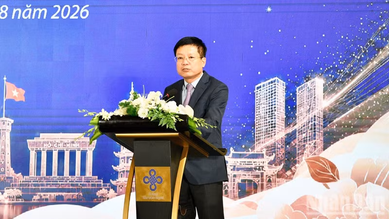 越南工商会主席胡士雄在仪式上发表讲话。（图片来源：清江 摄）