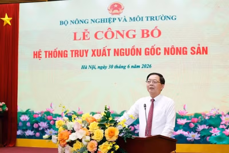 越南政府副总理胡国勇在仪式上发表讲话。