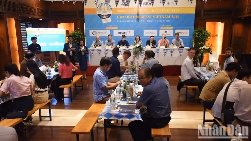 新闻发布会现场。