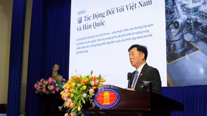 越南驻韩国大使武胡在研讨会上致辞