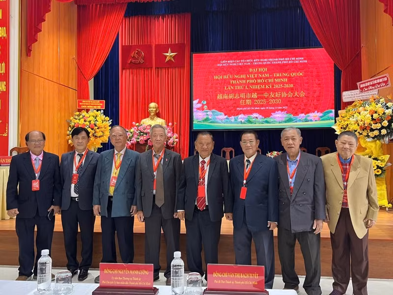 华人会馆与企业积极参与、赞助并推动两国友好交流。图片来源：西贡解放日报