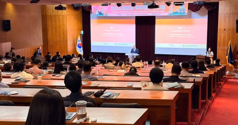 7月15日，在韩国首都首尔，兴安省人民委员会与越南工贸部贸易促进局、越南驻韩国大使馆、韩国贸易投资振兴公社（KOTRA）联合举办了兴安省投资与贸易促进会。