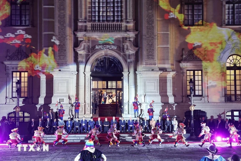 欢迎宴会的艺术表演节目。