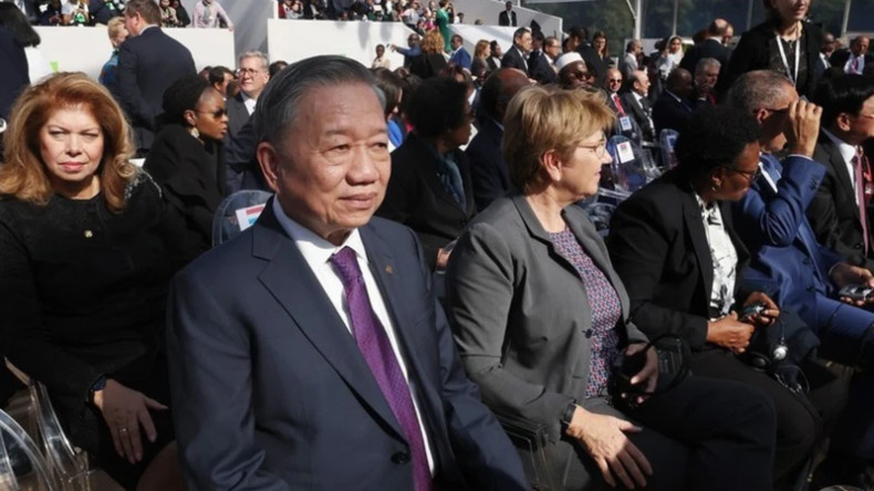 苏林总书记、国家主席出席第十九届法语国家首脑会议开幕式。 苏林总书记、国家主席出席第十九届法语国家首脑会议开幕式。