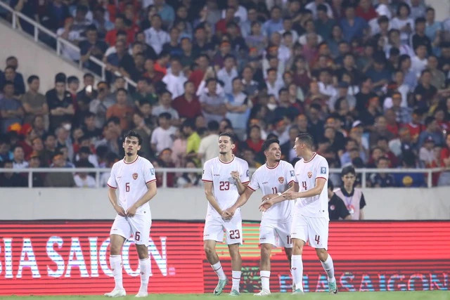 第24分钟,奥拉特曼戈恩帮助印尼队再进一球。 第24分钟,奥拉特曼戈恩帮助印尼队再进一球。