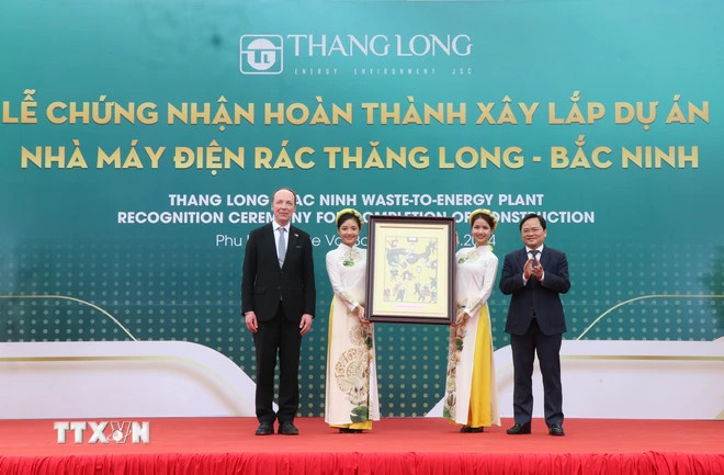 芬兰议会议长尤西·哈拉阿霍出席升龙—北宁垃圾焚烧发电厂项目竣工验收仪式。 芬兰议会议长尤西·哈拉阿霍出席升龙—北宁垃圾焚烧发电厂项目竣工验收仪式。