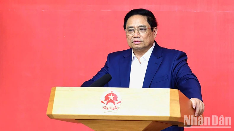 范明正总理在会议上强调,小组的最终成果是越共十四大通过的报告,要求该份报告获得“党接受、人民兴奋、国际赞赏”,营造激动人心的氛围,动员一切资源和力量,推动国家前进、快速可持续发展。 范明正总理在会议上强调,小组的最终成果是越共十四大通过的报告,要求该份报告获得“党接受、人民兴奋、国际赞赏”,营造激动人心的氛围,动员一切资源和力量,推动国家前进、快速可持续发展。