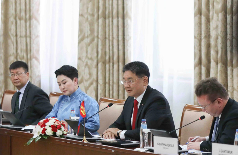 蒙古国总统乌赫那·呼日勒苏赫致辞。 蒙古国总统乌赫那·呼日勒苏赫致辞。