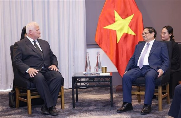 越南政府总理范明正会见ASM 集团董事长伊恩·杰弗里·甘德尔。(图片来源:越通社) 越南政府总理范明正会见ASM 集团董事长伊恩·杰弗里·甘德尔。(图片来源:越通社)