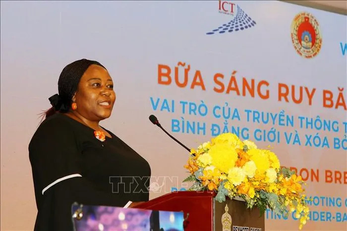 联合国妇女署(UN Women)常驻越南首席代表卡罗琳·尼亚梅蒙贝女士。 联合国妇女署(UN Women)常驻越南首席代表卡罗琳·尼亚梅蒙贝女士。