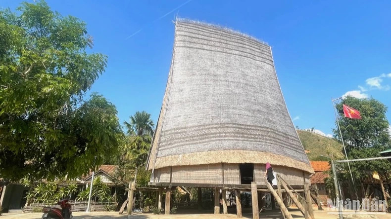 需要从国家文化资源中构建发展文创业的总体战略。 需要从国家文化资源中构建发展文创业的总体战略。