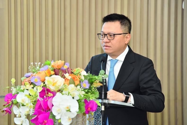 黎国明总编辑发表讲话。 黎国明总编辑发表讲话。