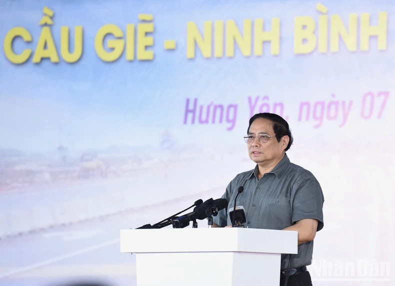 政府总理范明正致辞。 政府总理范明正致辞。