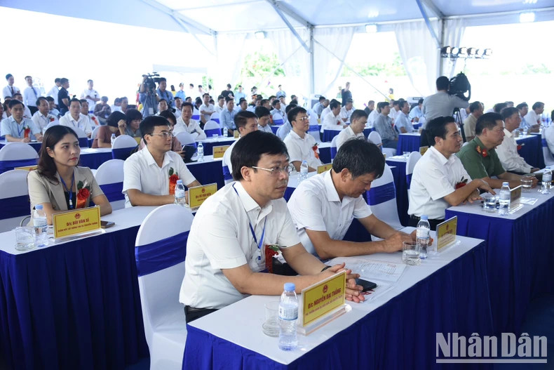 与会代表。 与会代表。