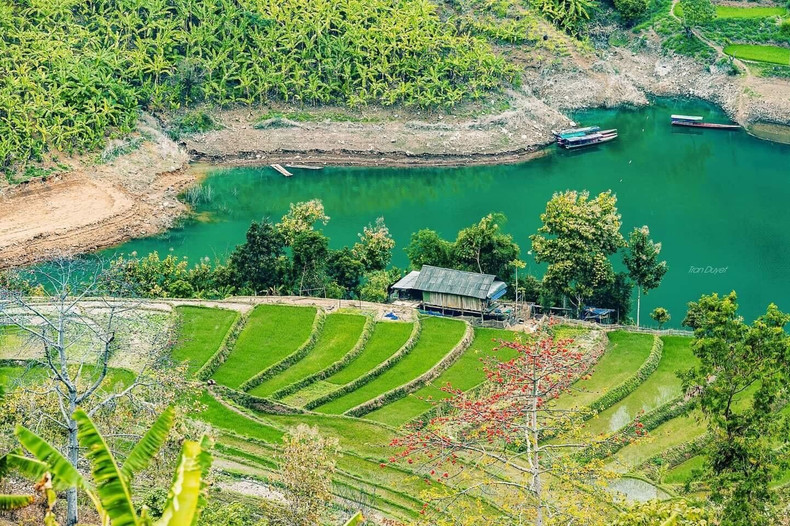 琼岸湖一角。 琼岸湖一角。