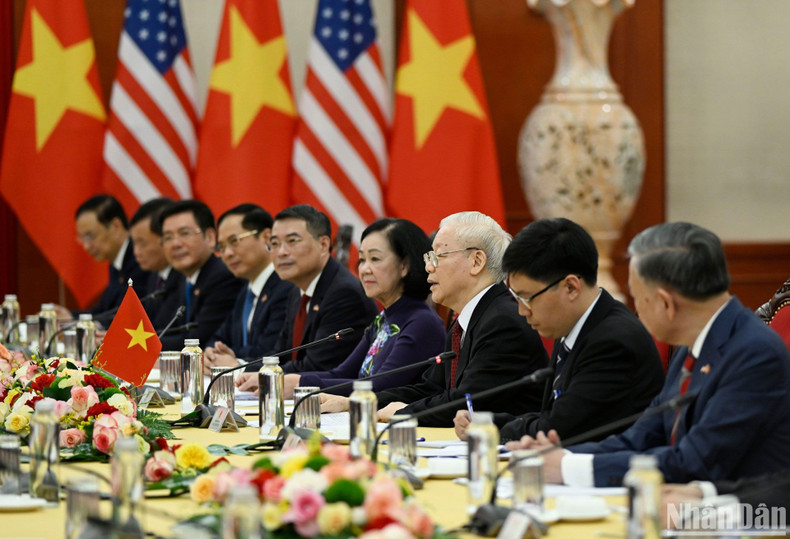 越共中央总书记阮富仲发表讲话。 越共中央总书记阮富仲发表讲话。
