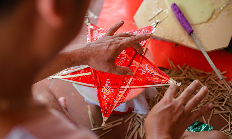 五角星灯笼制作。 五角星灯笼制作。