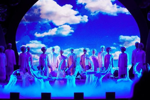 各项节目精心编排,精彩纷呈,振奋人心。 各项节目精心编排,精彩纷呈,振奋人心。