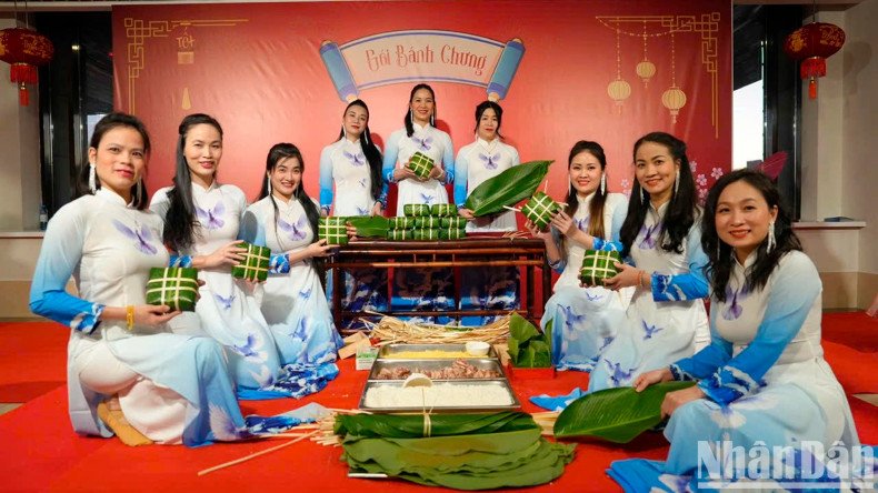 包粽子活动一角。