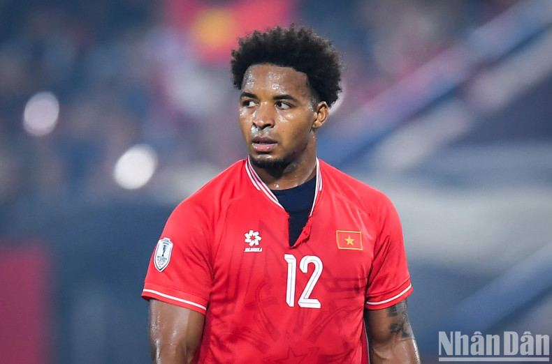 入籍前锋阮春山。