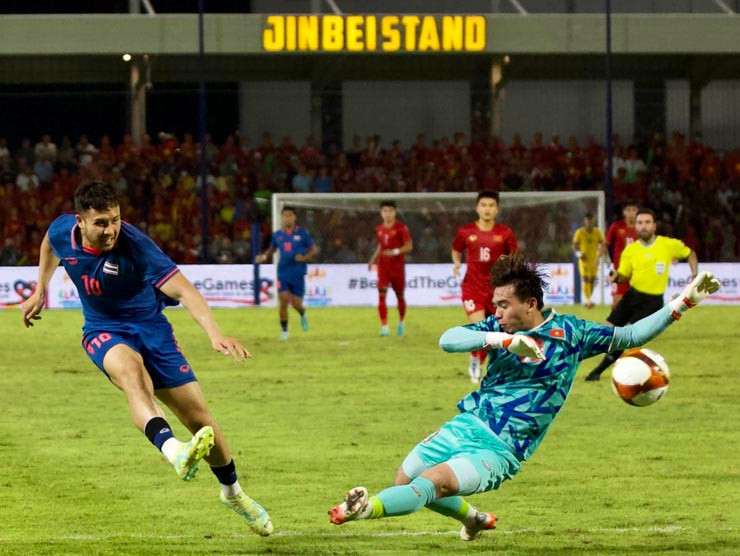 Achitpol首开纪录。