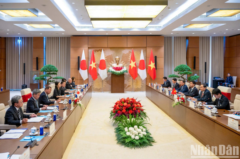 会见场景。 会见场景。