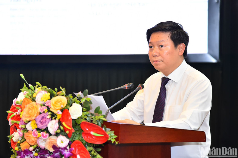 中央宣教部副部长陈青林致辞。