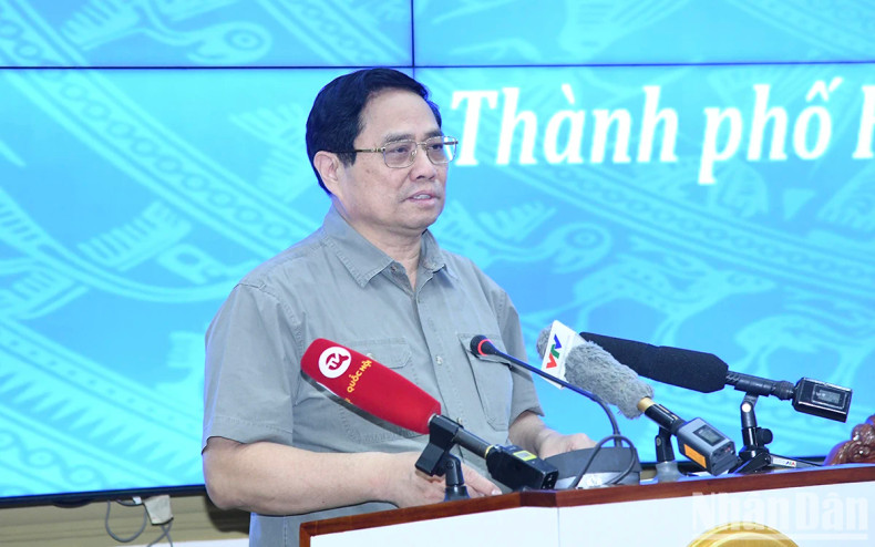 越南政府总理范明正致辞。