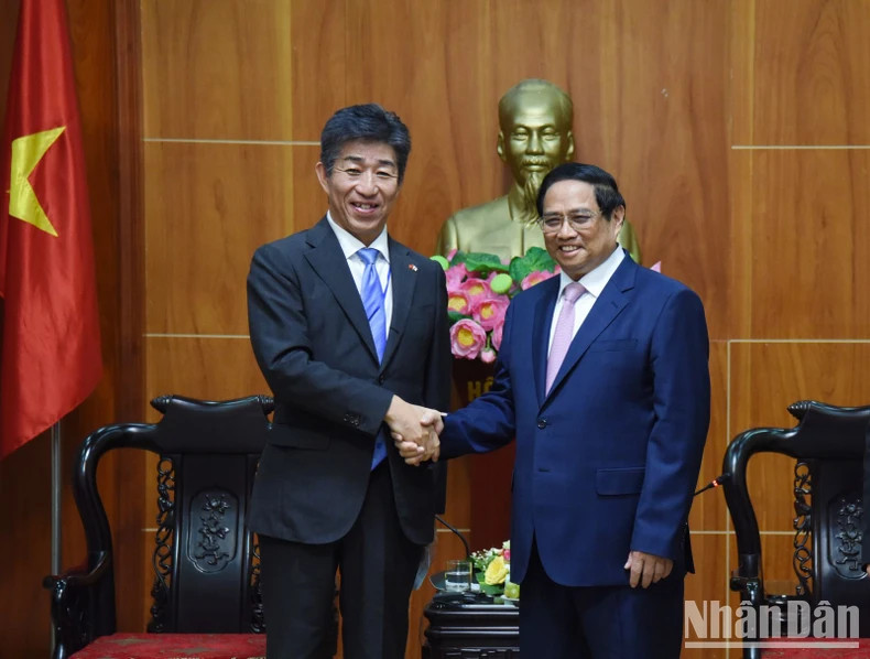 政府总理范明正会见永旺梦乐城（越南）公司总经理中川哲之。