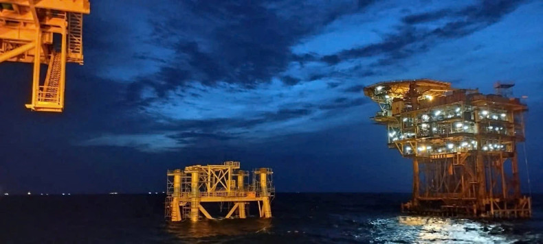 BK-23钻井平台和BK-14钻井平台的钻台底座