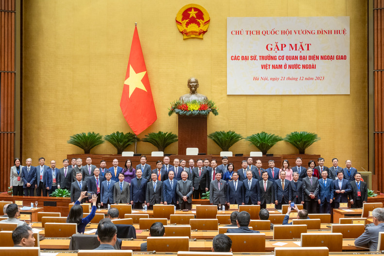 与会代表合影。 与会代表合影。