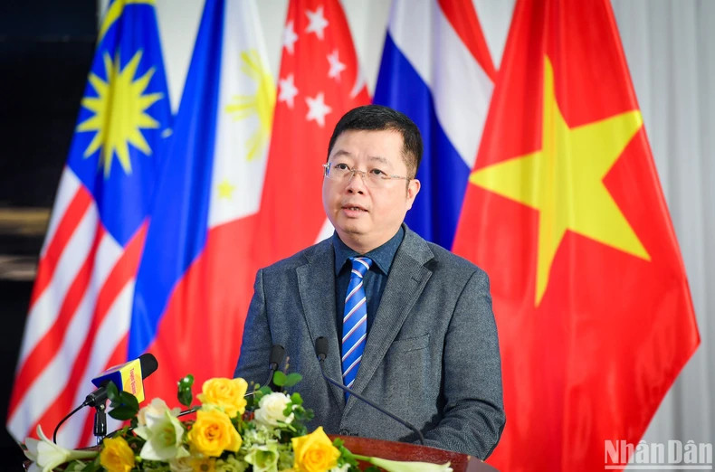 越南通信传媒部副部长阮青林致辞。 越南通信传媒部副部长阮青林致辞。