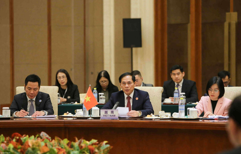 裴青山部长为澜沧江—湄公河合作提出四大优先事项。 裴青山部长为澜沧江—湄公河合作提出四大优先事项。