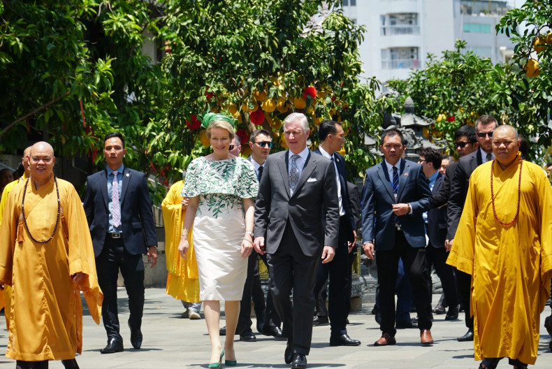 比利时国王菲利普和王后玛蒂尔德参观永严寺。