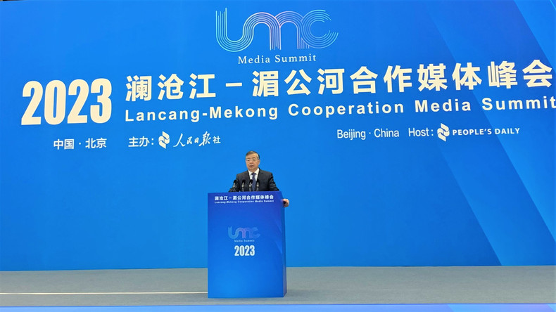 李书磊致开幕词。(杜有兴 摄) 李书磊致开幕词。(杜有兴 摄)