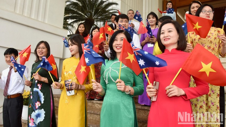 河内市民欢送澳大利亚总理安东尼·阿尔巴尼。 河内市民欢送澳大利亚总理安东尼·阿尔巴尼。