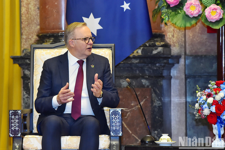 国家主席武文赏6月4日下午在主席府会见来访的澳大利亚总理安东尼·阿尔巴尼斯。 国家主席武文赏6月4日下午在主席府会见来访的澳大利亚总理安东尼·阿尔巴尼斯。