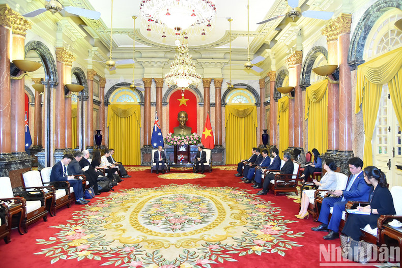 国家主席武文赏6月4日下午在主席府会见来访的澳大利亚总理安东尼·阿尔巴尼斯。 国家主席武文赏6月4日下午在主席府会见来访的澳大利亚总理安东尼·阿尔巴尼斯。