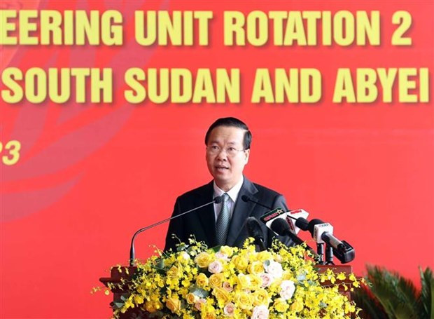 国家主席武文赏在出征仪式上发表讲话。 国家主席武文赏在出征仪式上发表讲话。