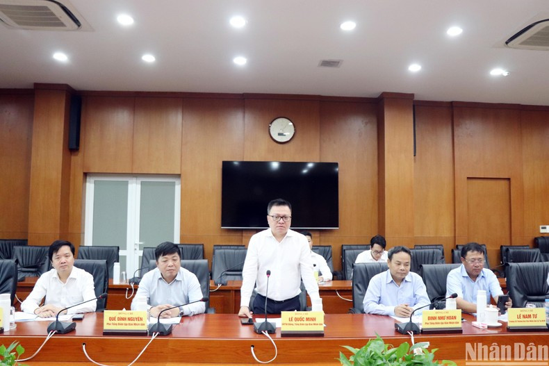 越共中央委员、《人民报》社总编辑、中央宣教部副部长、越南新闻工作者协会主席黎国明发表讲话。 越共中央委员、《人民报》社总编辑、中央宣教部副部长、越南新闻工作者协会主席黎国明发表讲话。