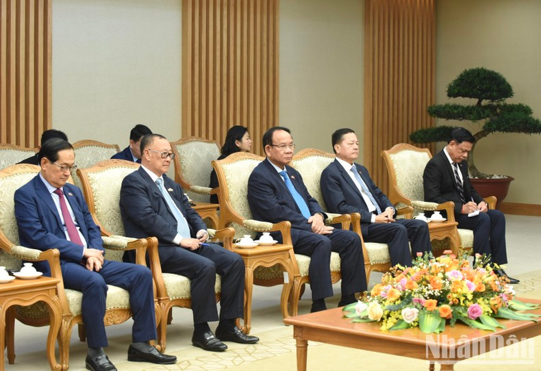 越南政府总理范明正会见柬埔寨副首相兼内政部大臣韶肯【组图】 ảnh 5