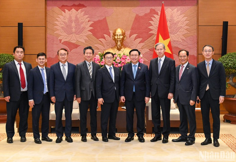 双方代表合影。 双方代表合影。