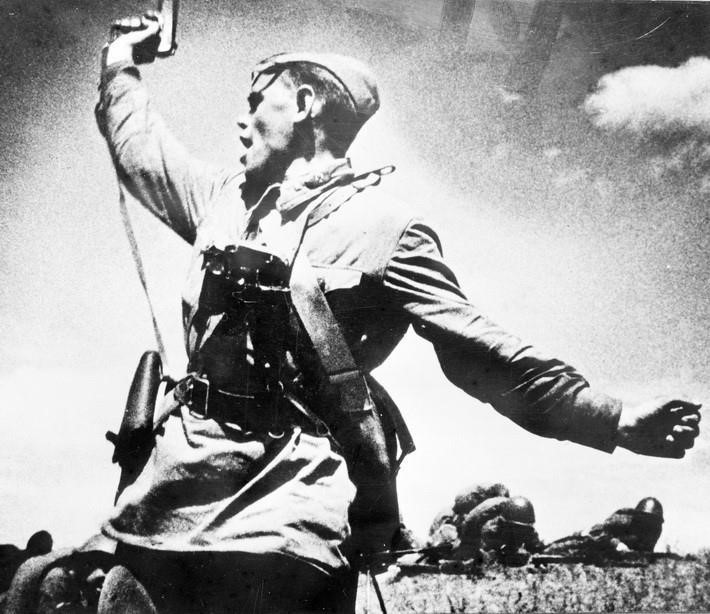 第二次世界大战中的苏联红军士兵。