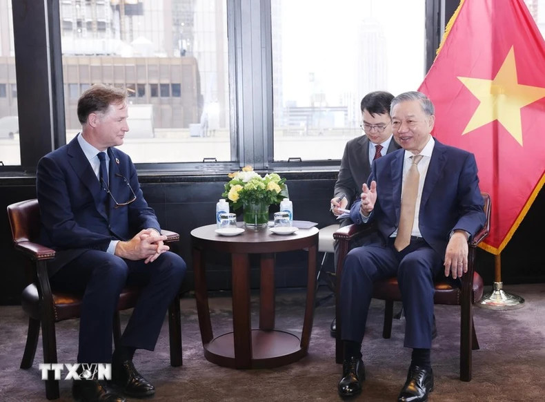 苏林总书记、国家主席会见Meta公司全球事务总裁尼克·克莱格。 苏林总书记、国家主席会见Meta公司全球事务总裁尼克·克莱格。