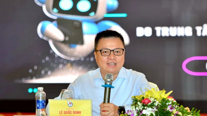 《人民报》社总编辑黎国明在会上分享人工智能时代新闻媒体的挑战和机遇。