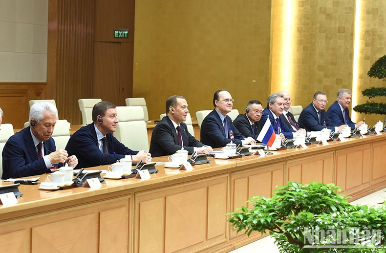 俄罗斯高级代表团。